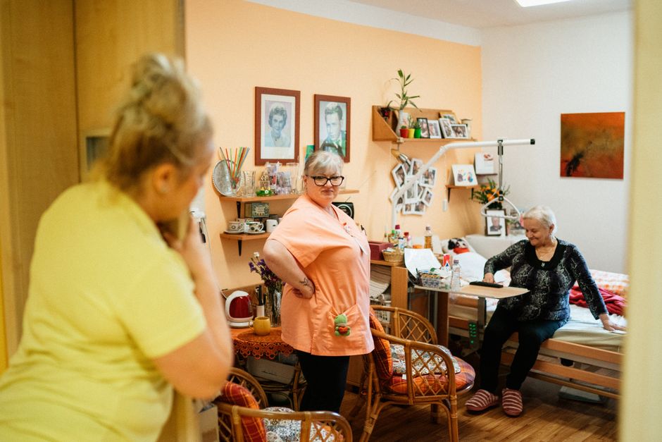 Respite Residential Care: What It Is & How It Helps