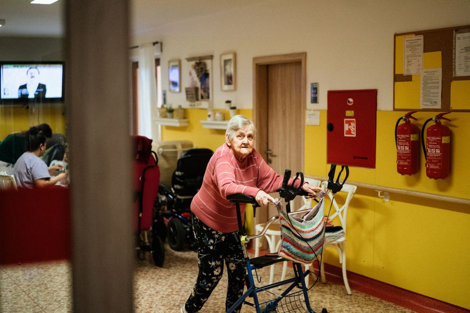 Adult Day Care Centers: What They Are & How to Choose